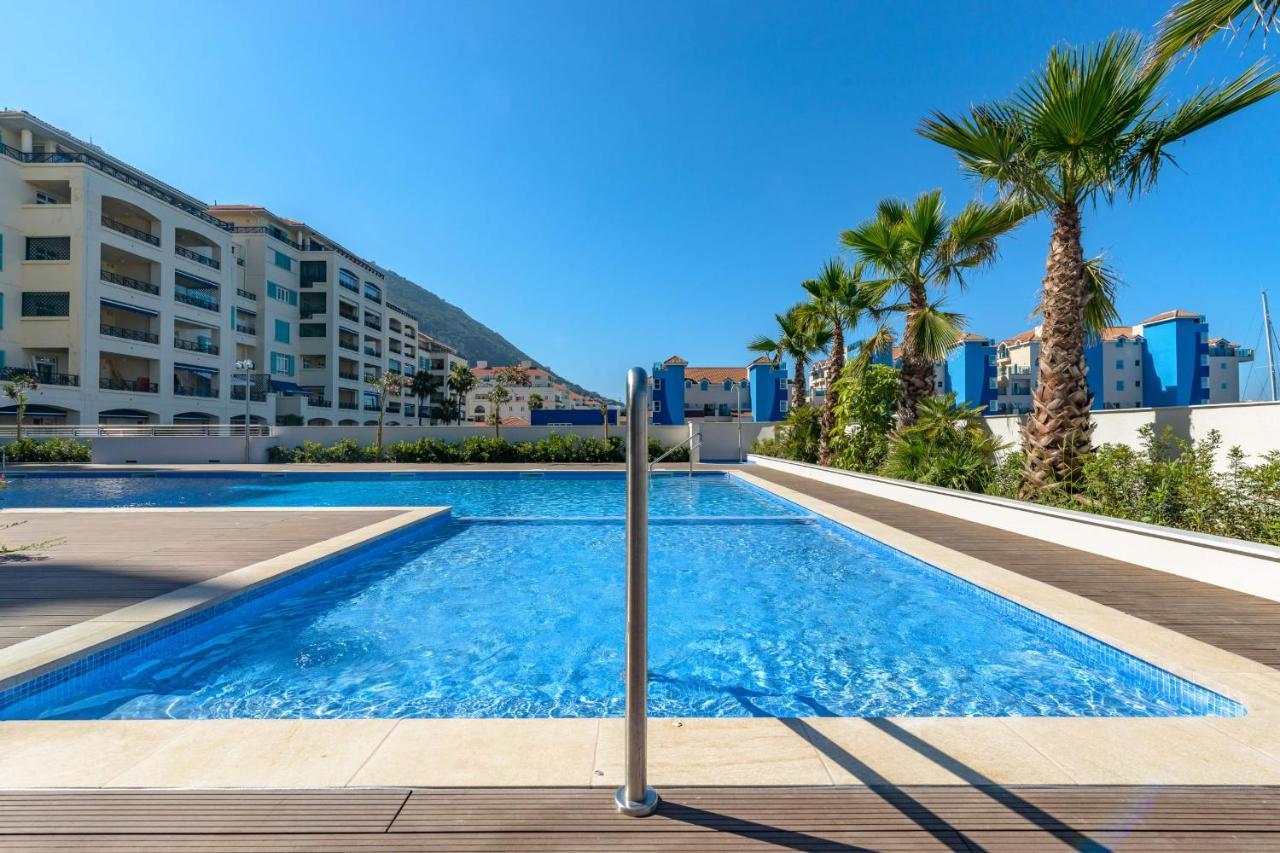 Luxury Modern Apartment With Exceptional Views! Hosted By Sweetstay غيبرالتار المظهر الخارجي الصورة