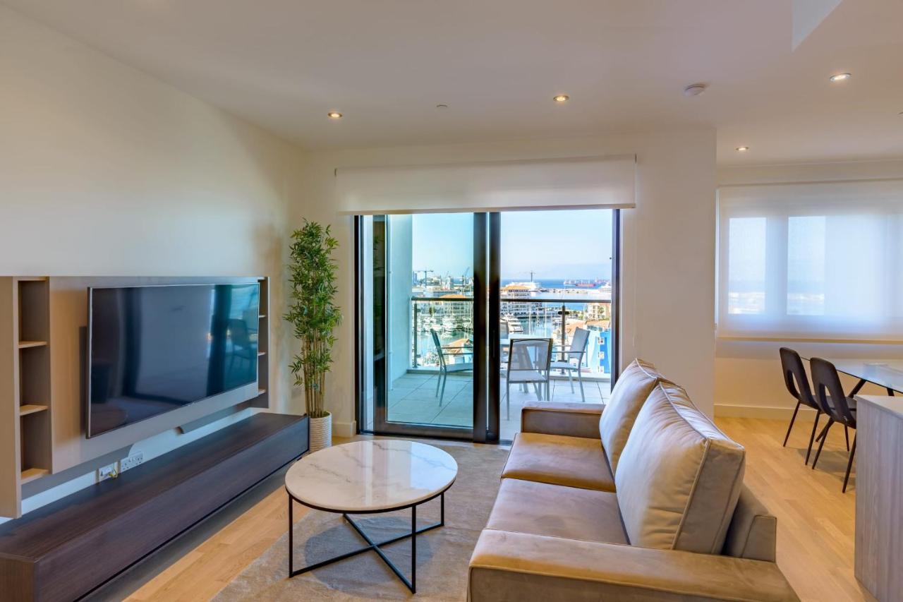 Luxury Modern Apartment With Exceptional Views! Hosted By Sweetstay غيبرالتار المظهر الخارجي الصورة