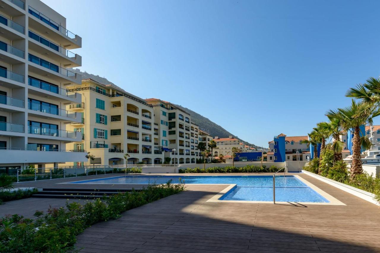 Luxury Modern Apartment With Exceptional Views! Hosted By Sweetstay غيبرالتار المظهر الخارجي الصورة