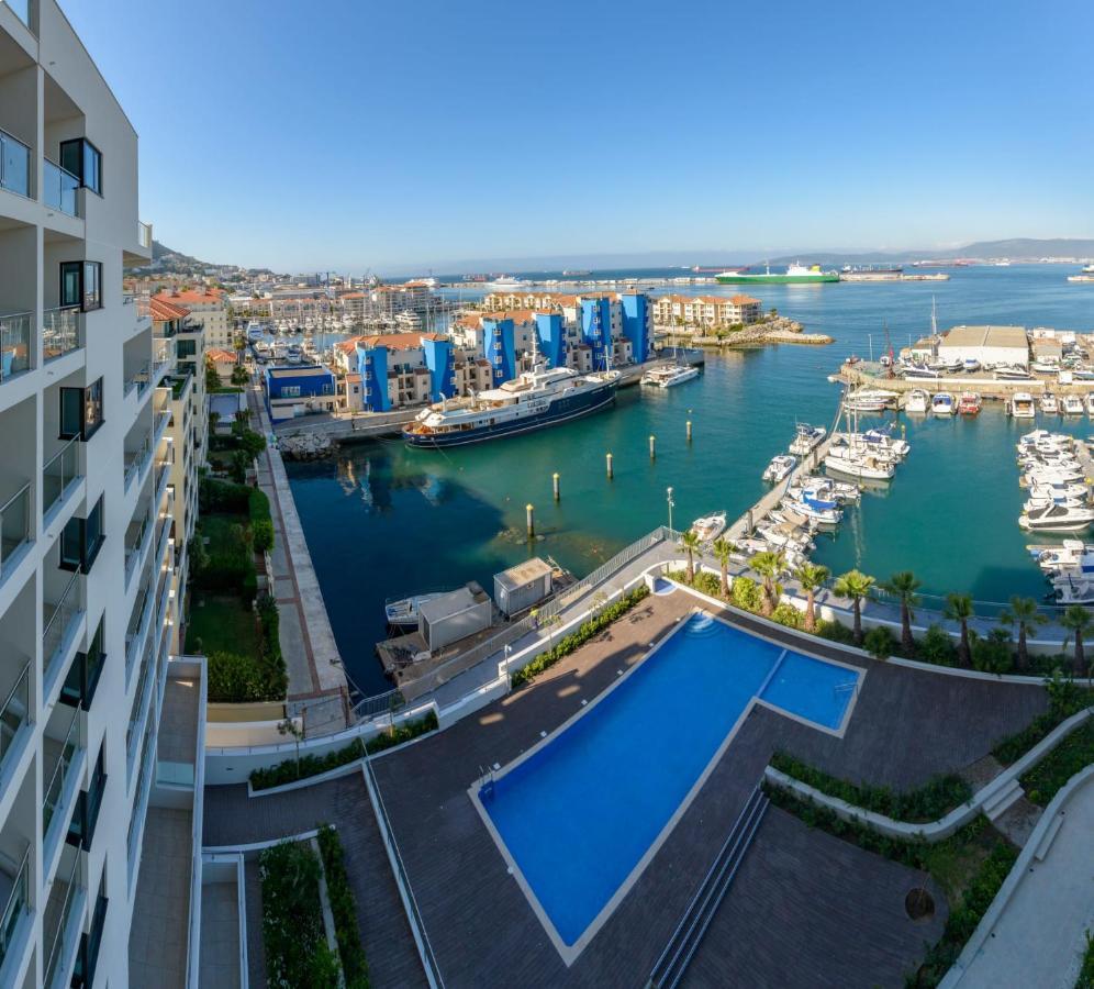 Luxury Modern Apartment With Exceptional Views! Hosted By Sweetstay غيبرالتار المظهر الخارجي الصورة