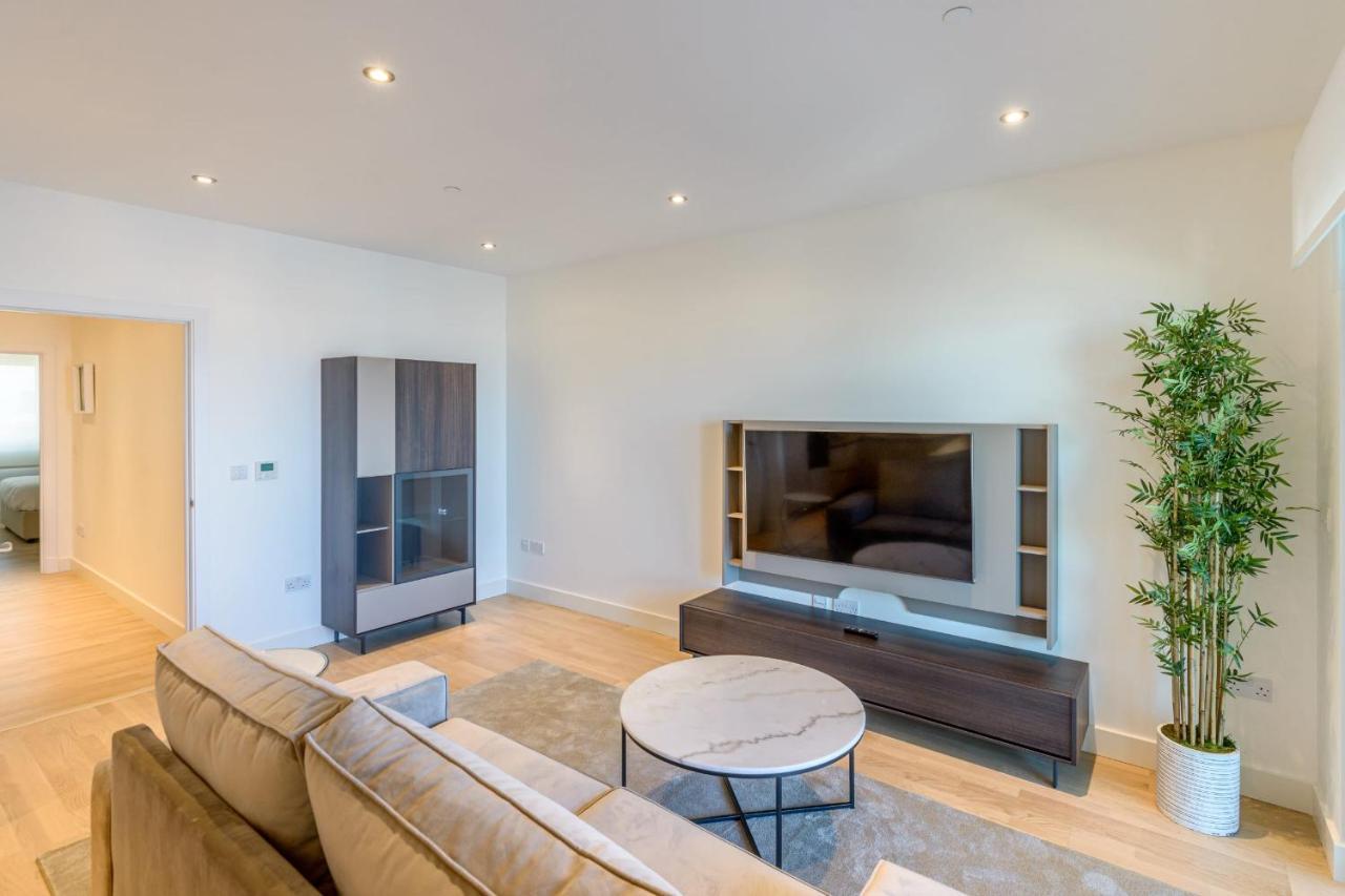 Luxury Modern Apartment With Exceptional Views! Hosted By Sweetstay غيبرالتار المظهر الخارجي الصورة