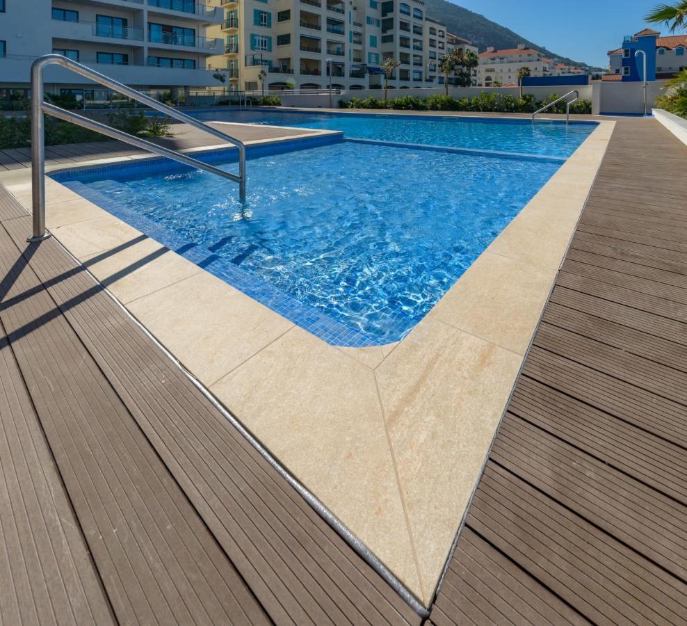 Luxury Modern Apartment With Exceptional Views! Hosted By Sweetstay غيبرالتار المظهر الخارجي الصورة