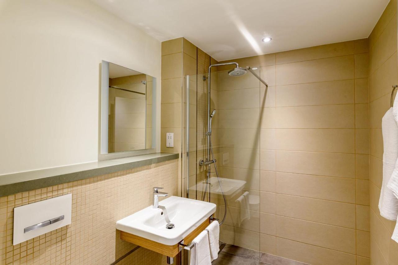 Luxury Modern Apartment With Exceptional Views! Hosted By Sweetstay غيبرالتار المظهر الخارجي الصورة
