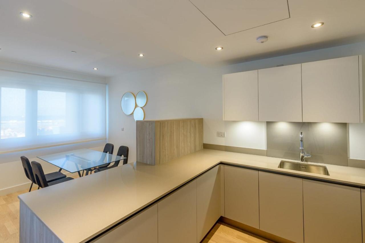 Luxury Modern Apartment With Exceptional Views! Hosted By Sweetstay غيبرالتار المظهر الخارجي الصورة