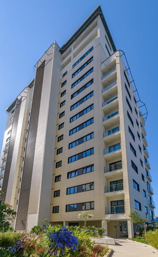 Luxury Modern Apartment With Exceptional Views! Hosted By Sweetstay غيبرالتار المظهر الخارجي الصورة