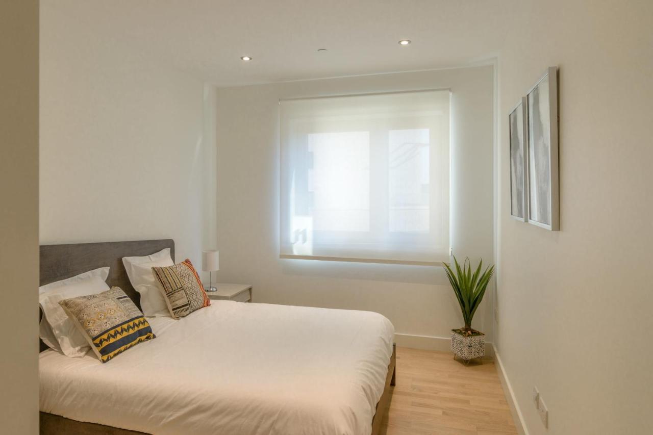 Luxury Modern Apartment With Exceptional Views! Hosted By Sweetstay غيبرالتار المظهر الخارجي الصورة